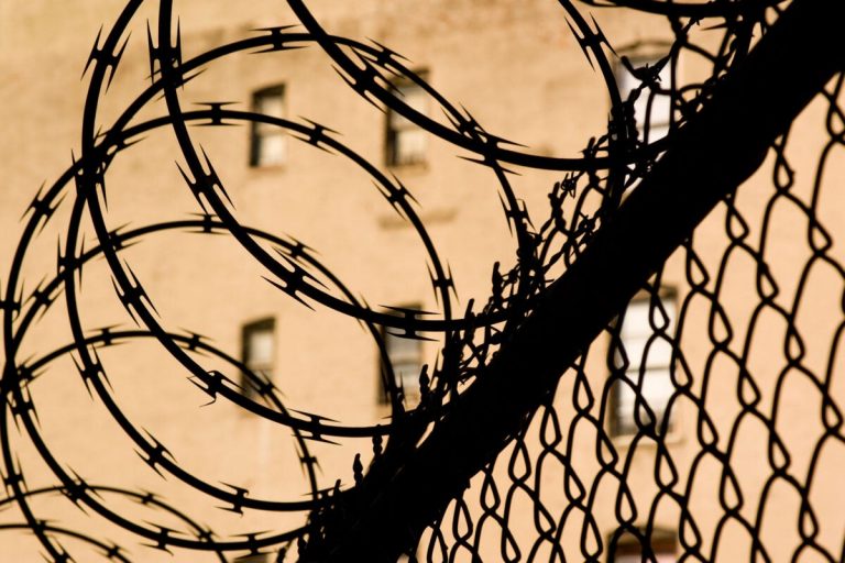Researchers urge prison policy changes to fight COVID